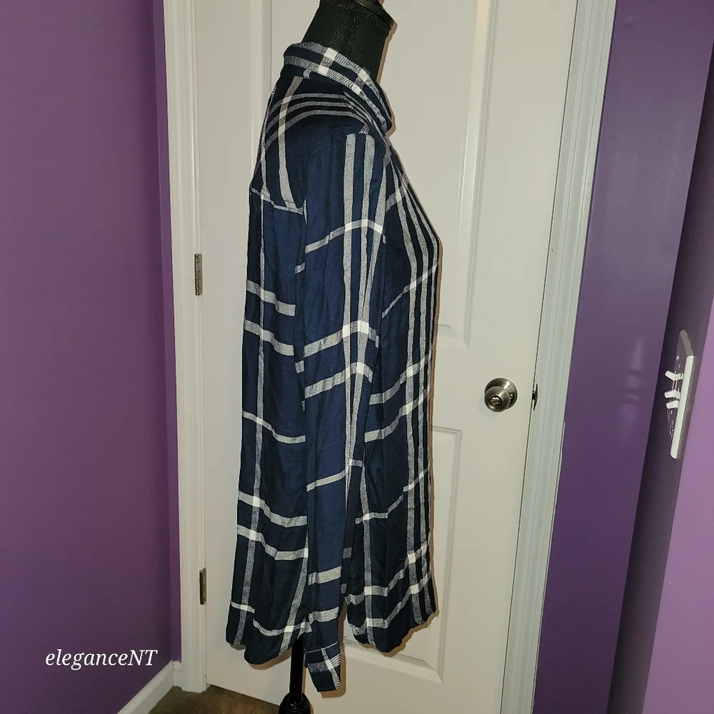 Old Navy Plaid Blue/White Classic Shirt with Front Pocket Sz: L NWT - Picture 6 of 7